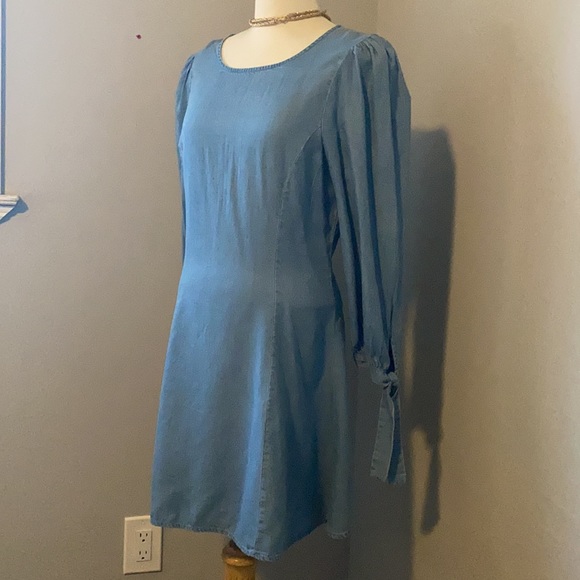 Blogger favourite!! Zara Denim Collection Dress w/wrist tie detail - Picture 4 of 5